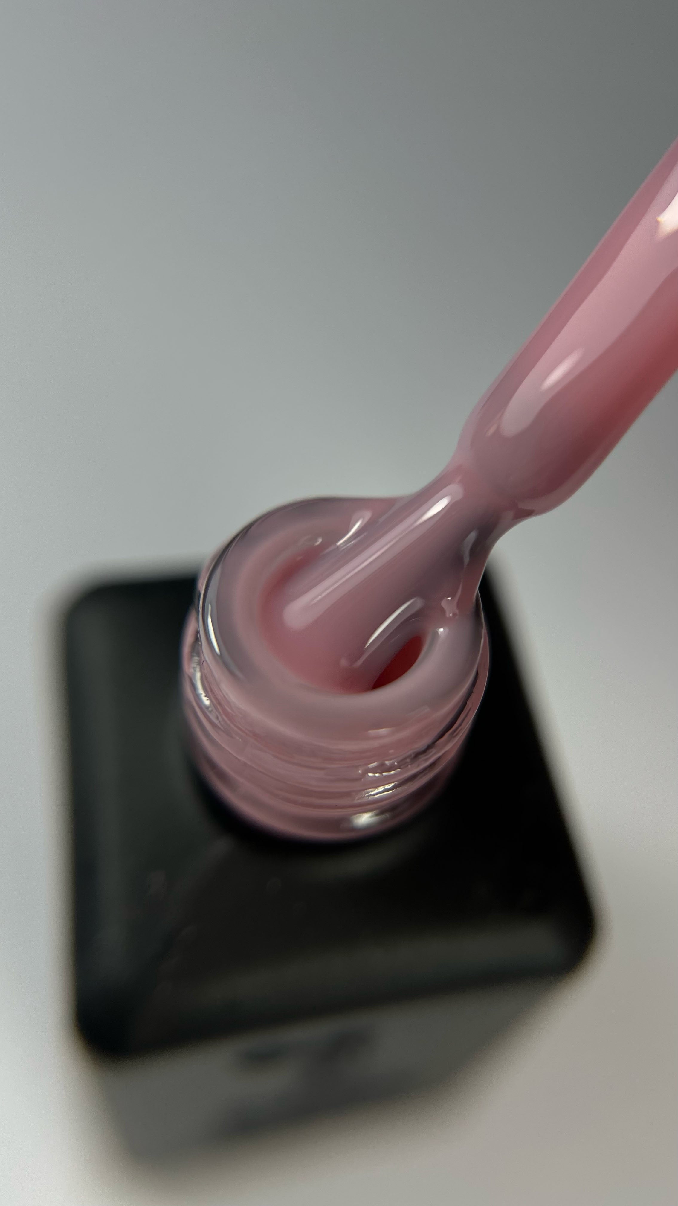 Kauczukowa, budująca, różowa, kryjąca, różana baza hybrydowa - Rose Buff API, 10 ml