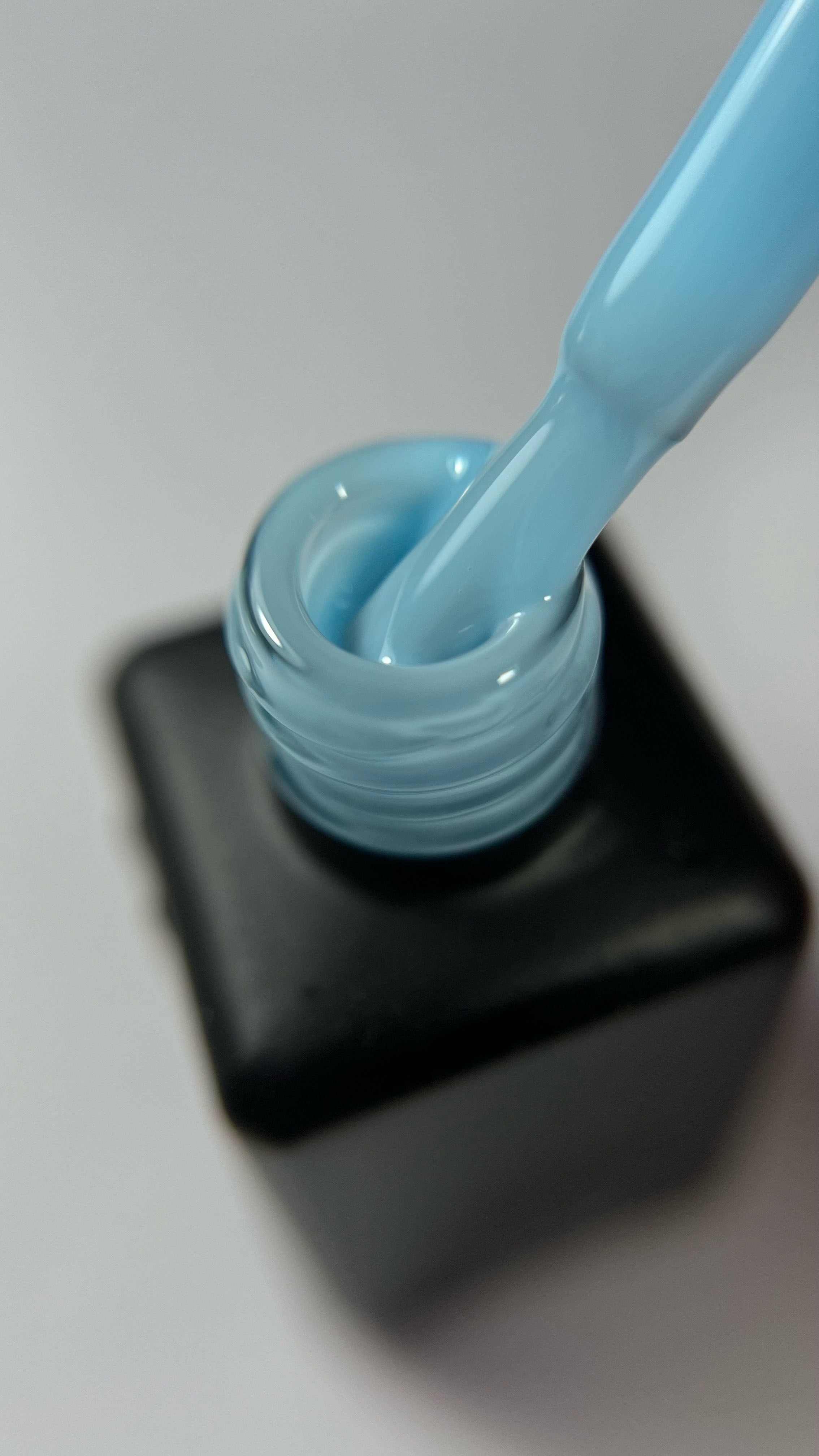Kauczukowa, budująca błękitna, pastelowa, niebieska, kolorowa baza hybrydowa - Pansy API, 10 ml