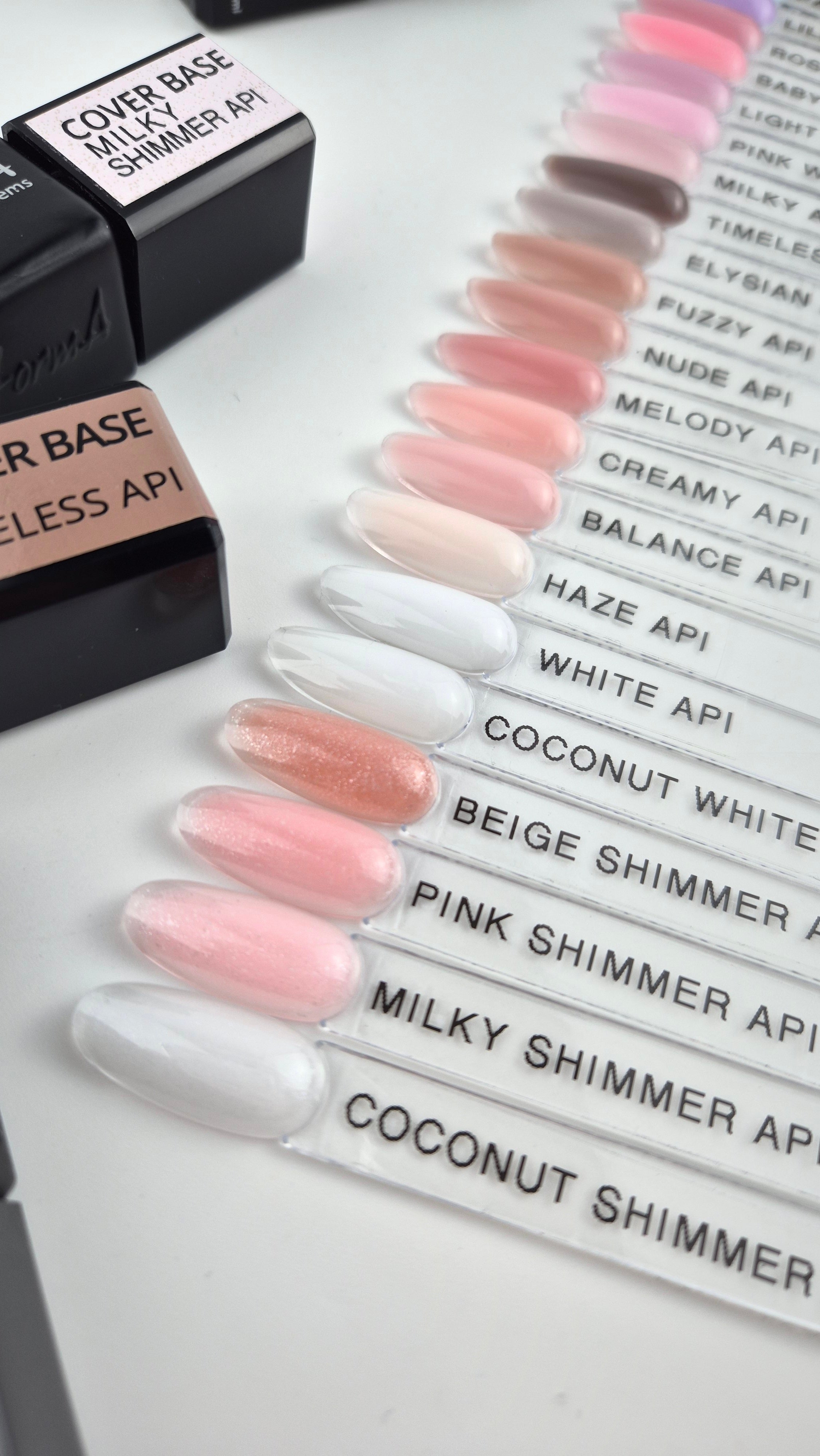 Cover Base - Baza do paznokci Coconut Shimmer API, 30 g