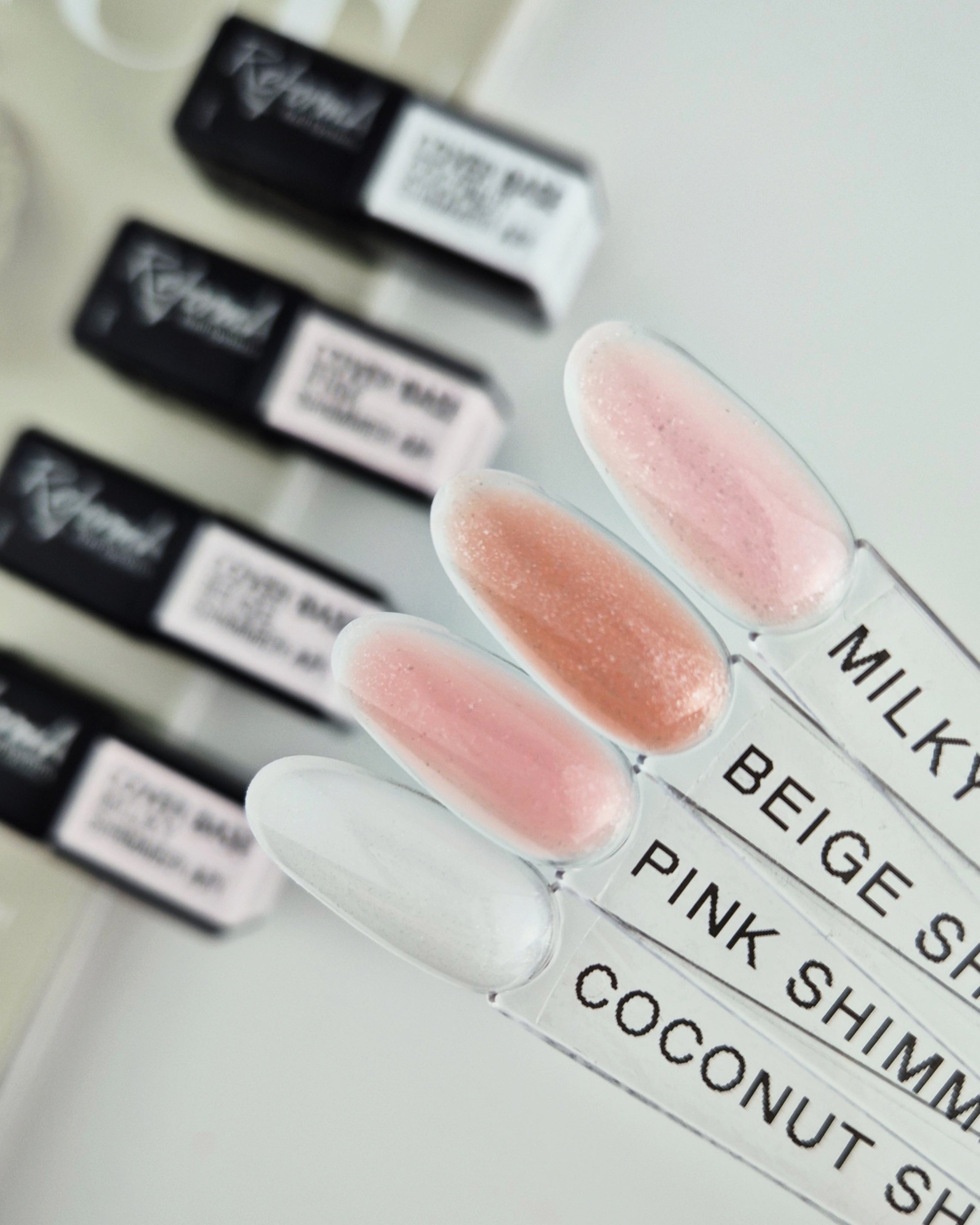 Cover Base - Baza do paznokci Coconut Shimmer API, 30 g